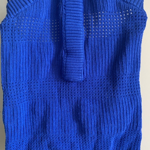 Knit Blue Halter Cropped Top - Picture 3 of 3
